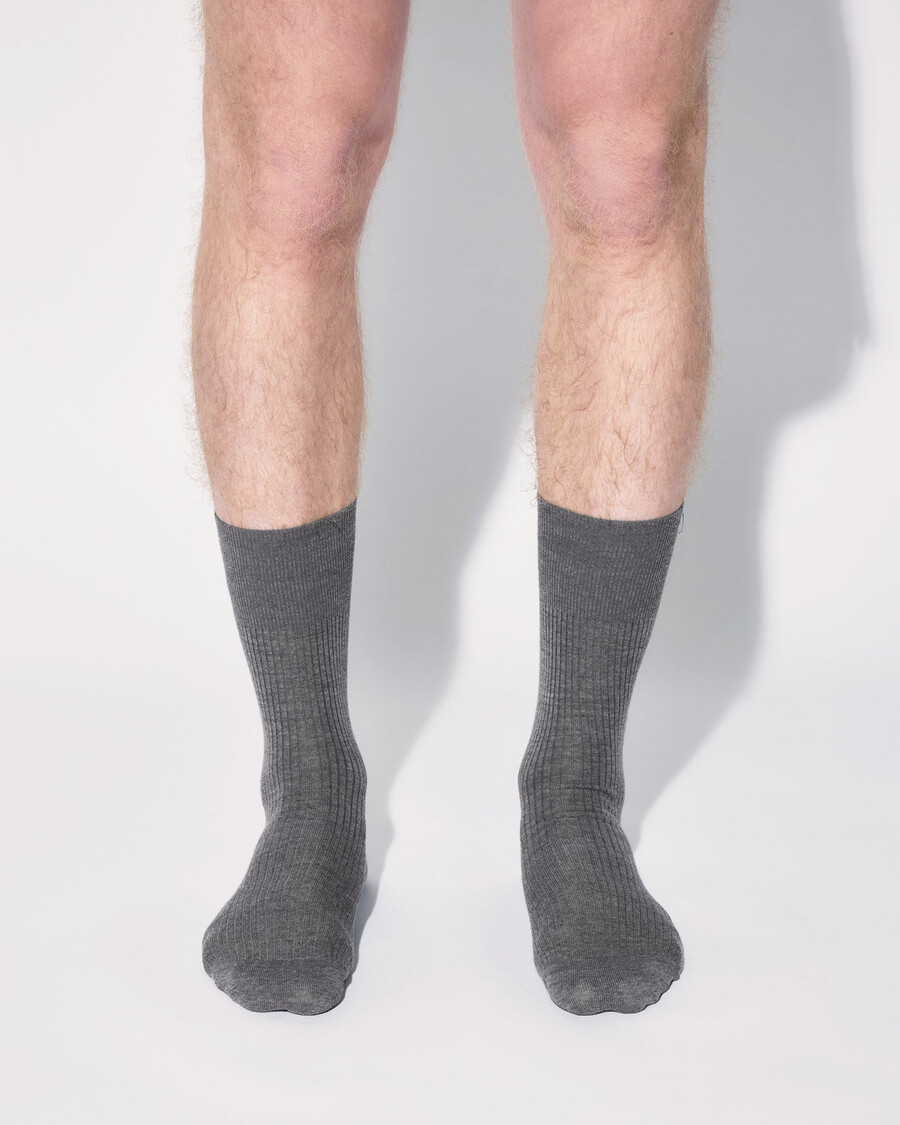 herren-rippsocken aus wolle mittellang in graumeliert jetzt kaufen — cdlp