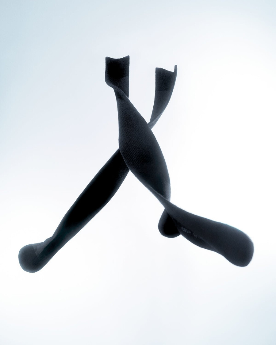 schwarze gerippte overknee-socken aus wolle für damen jetzt shoppen — cdlp